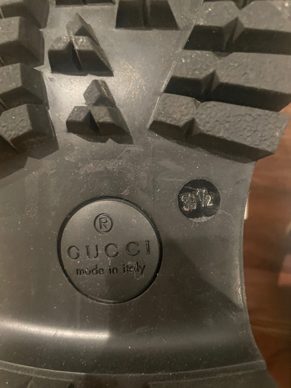 Gucci Cordovan Lux in Mysric White. Lug Sole Loafers. Navy Logo w/ Gold Chain - Picture 12 of 13